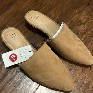 Women’s slip on shoe